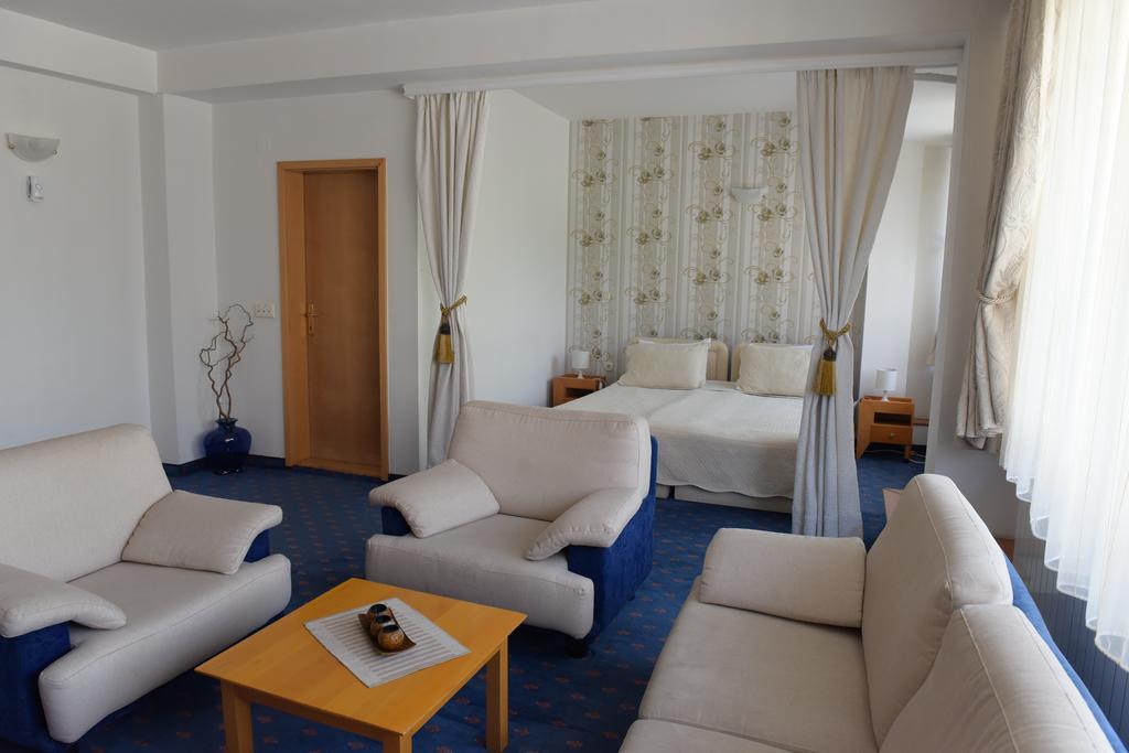 Hotel Residence Inn Skopje Exterior photo
